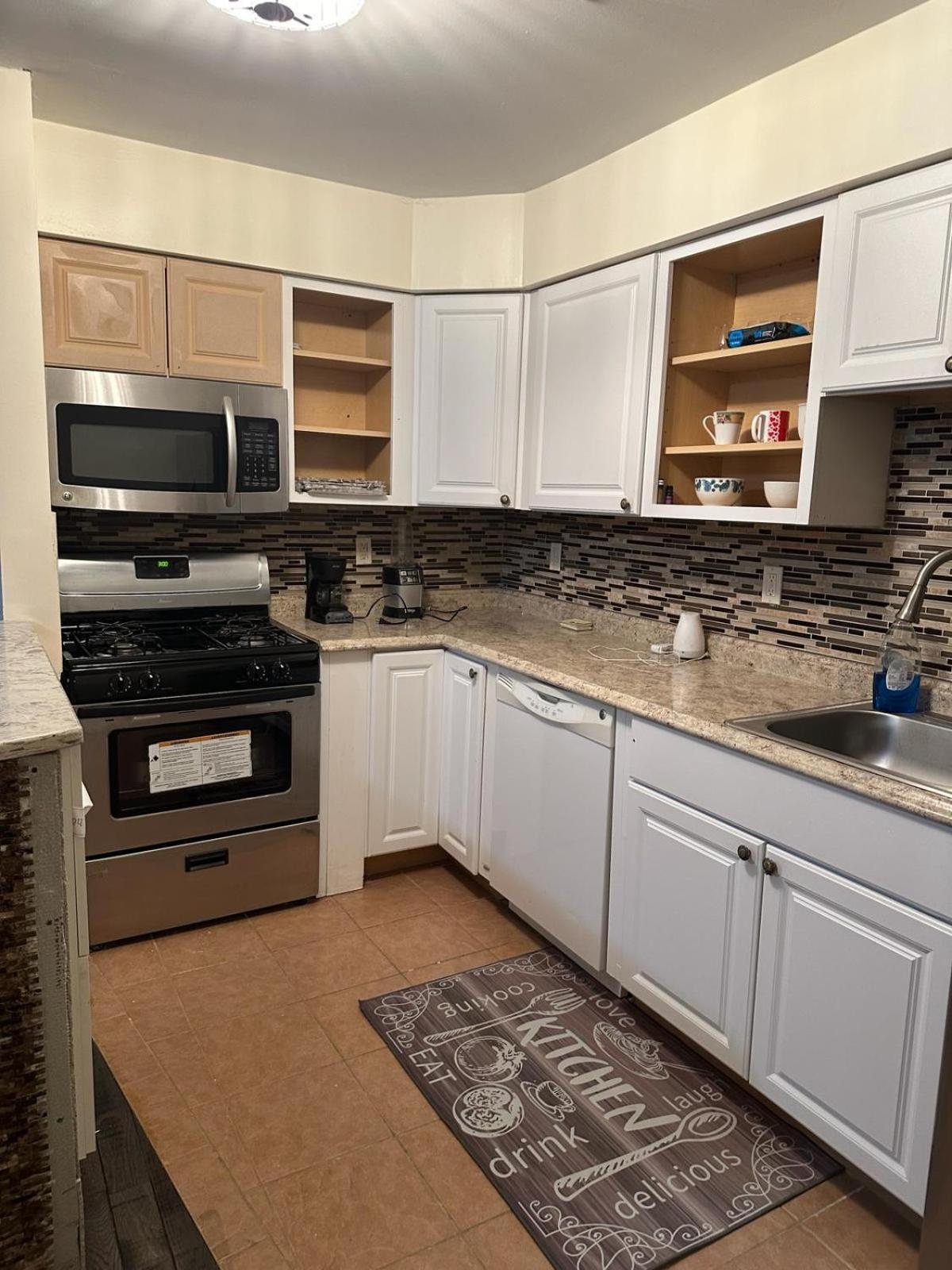 Divine Villa And Resorts 67 Sherman 5Mins To Ewr Airport And 4Mins To Penn Station Newark, 20Mins To New York Bagian luar foto