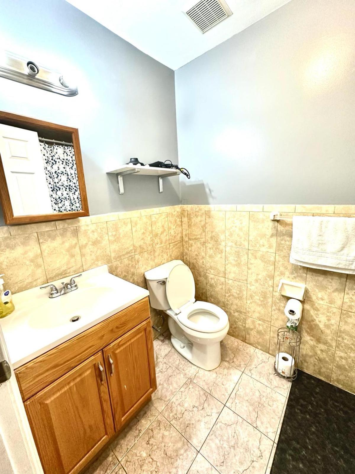 Divine Villa And Resorts 67 Sherman 5Mins To Ewr Airport And 4Mins To Penn Station Newark, 20Mins To New York Bagian luar foto